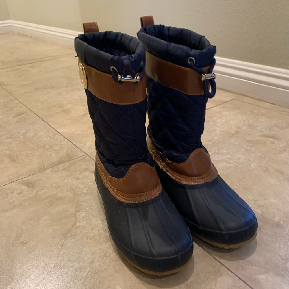 Women’s Tomy Hilfiger winter/rain boots